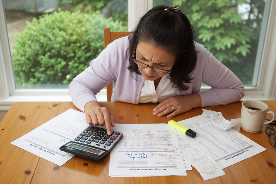 Side-by-side monthly payment comparison showing 3% vs 6.5% on $400,000 mortgage balance