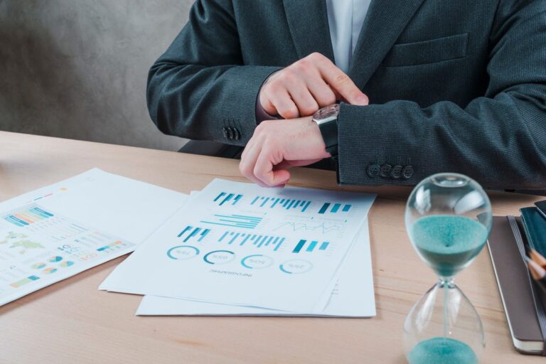 How Fintech Lenders Use AI to Predict Borrower Risk in Real Time