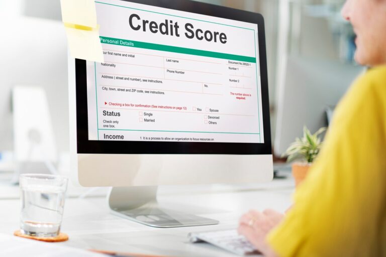Comparison chart of digital lenders approving borrowers with 580 credit scores in 2025